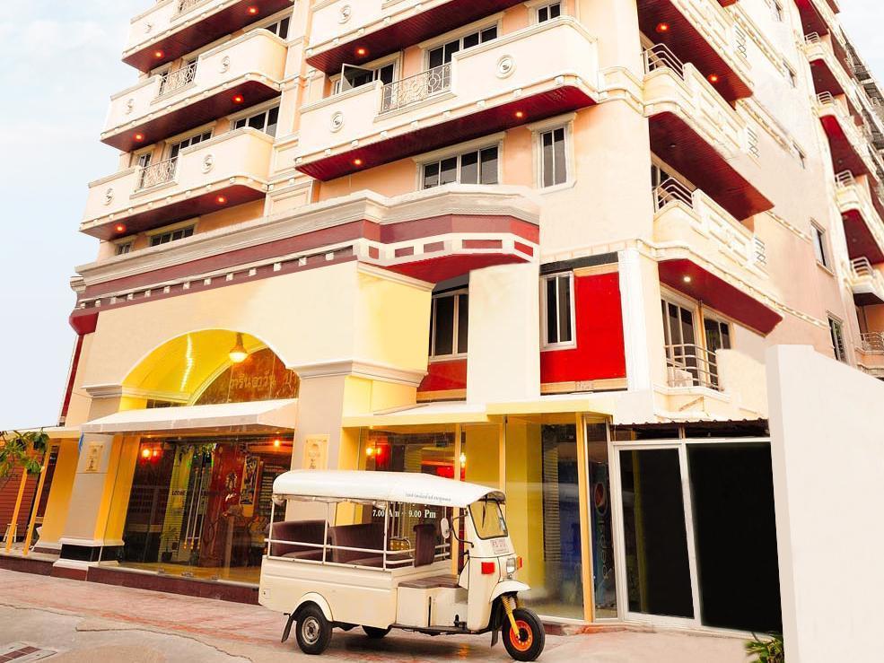Oyo 796 Paradise Sukhumvit Hotel Банкок Екстериор снимка
