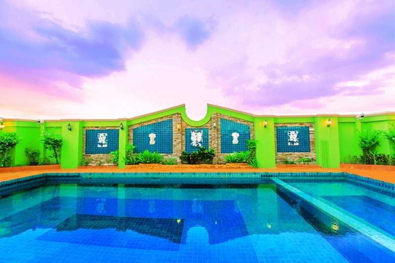 Oyo 796 Paradise Sukhumvit Hotel Банкок Екстериор снимка
