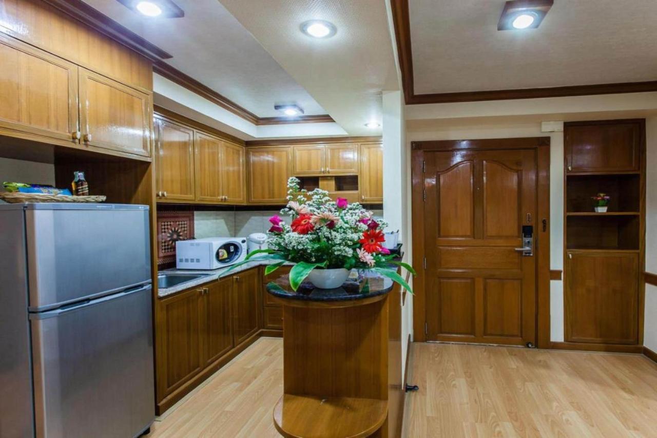Oyo 796 Paradise Sukhumvit Hotel Банкок Екстериор снимка